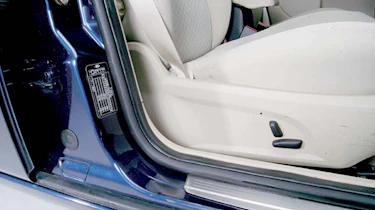 Ford Mondeo door frame