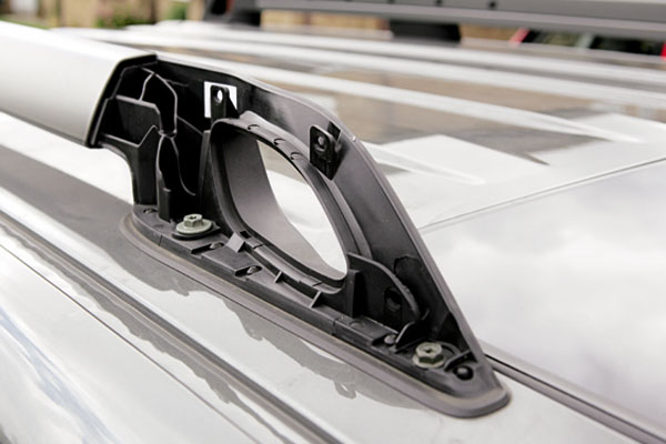 Nissan Pathfinder roof rail