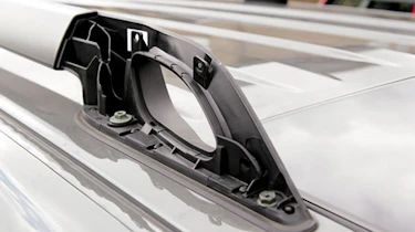 Nissan Pathfinder roof rail
