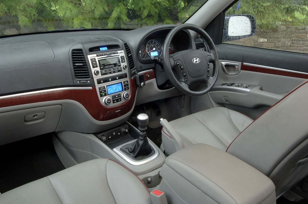 Hyundai Santa Fe CDX+ front seats