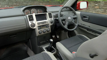 Nissan X-Trail Aventura cabin