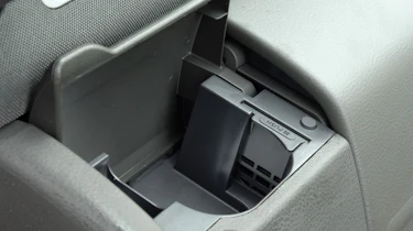 Nissan X-Trail Aventura cup holders