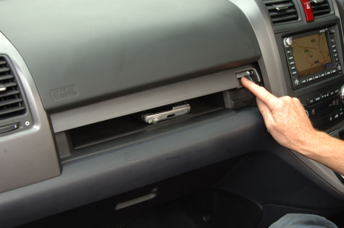 Honda CR-V i-CTDi EX glovebox