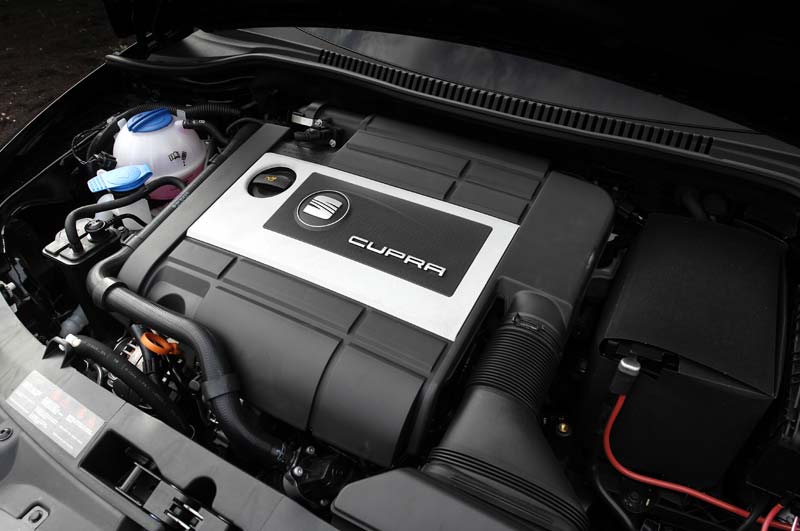 SEAT Leon Cupra engine