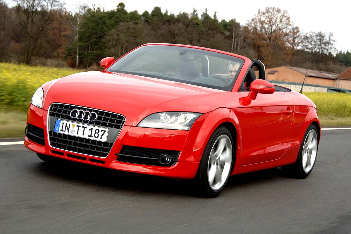 TT Roadster 2.0T FSI S Tronic front view