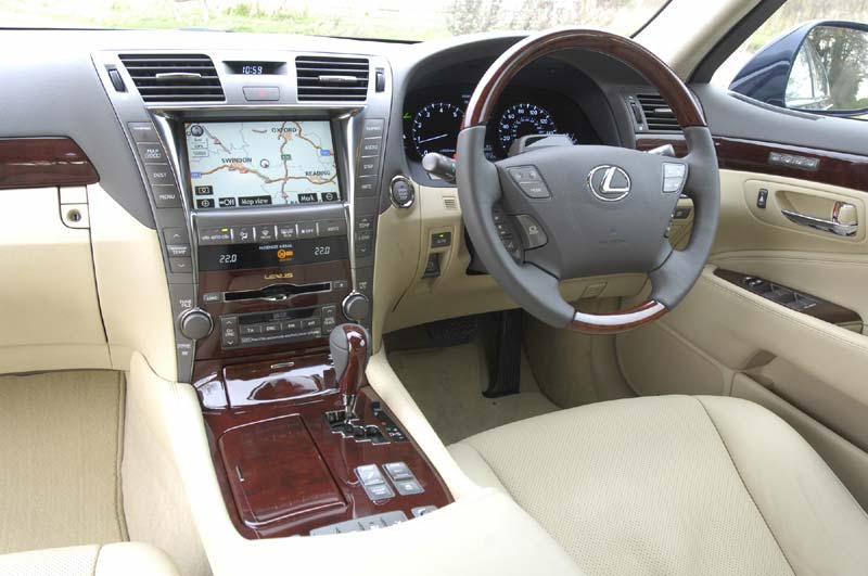 Lexus LS460 SE-L inside view