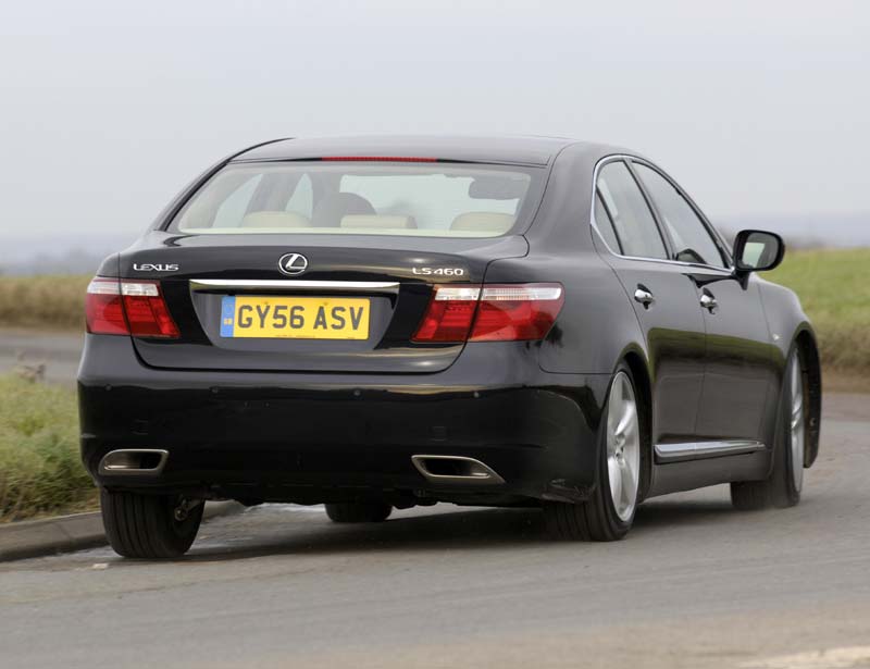 Lexus LS460 SE-L rear view
