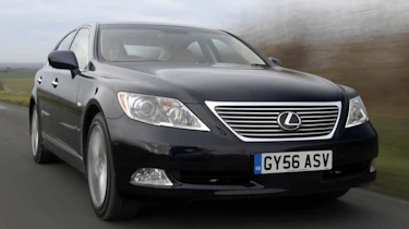 Lexus LS460 SE-L front view
