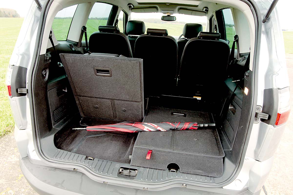Ford S-MAX boot