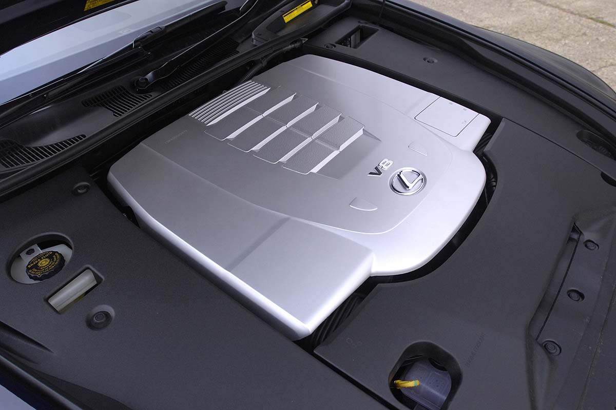 Lexus LS460 engine