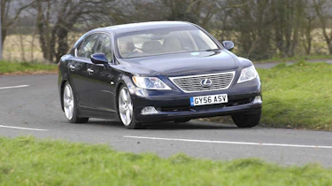 Lexus LS460