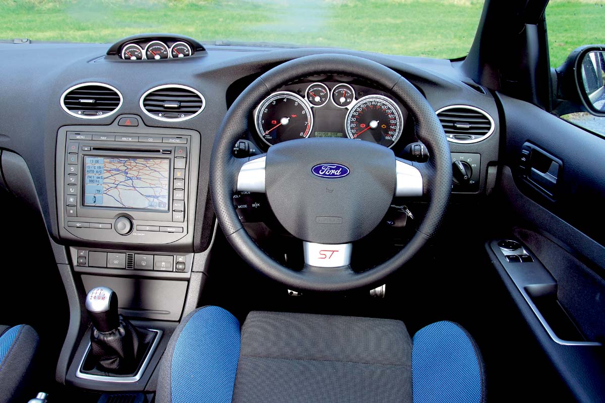 Ford Focus ST-2 interior