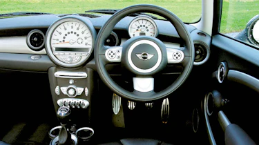 MINI Cooper S dashboard