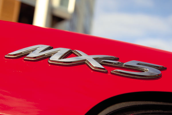 Mazda MX-5 2.0i Badge