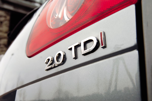 VW Passat 2.0 TDI SEL Badge