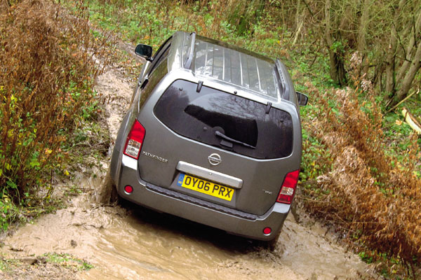 Nissan Pathfinder 2.5 dCi T-Spec