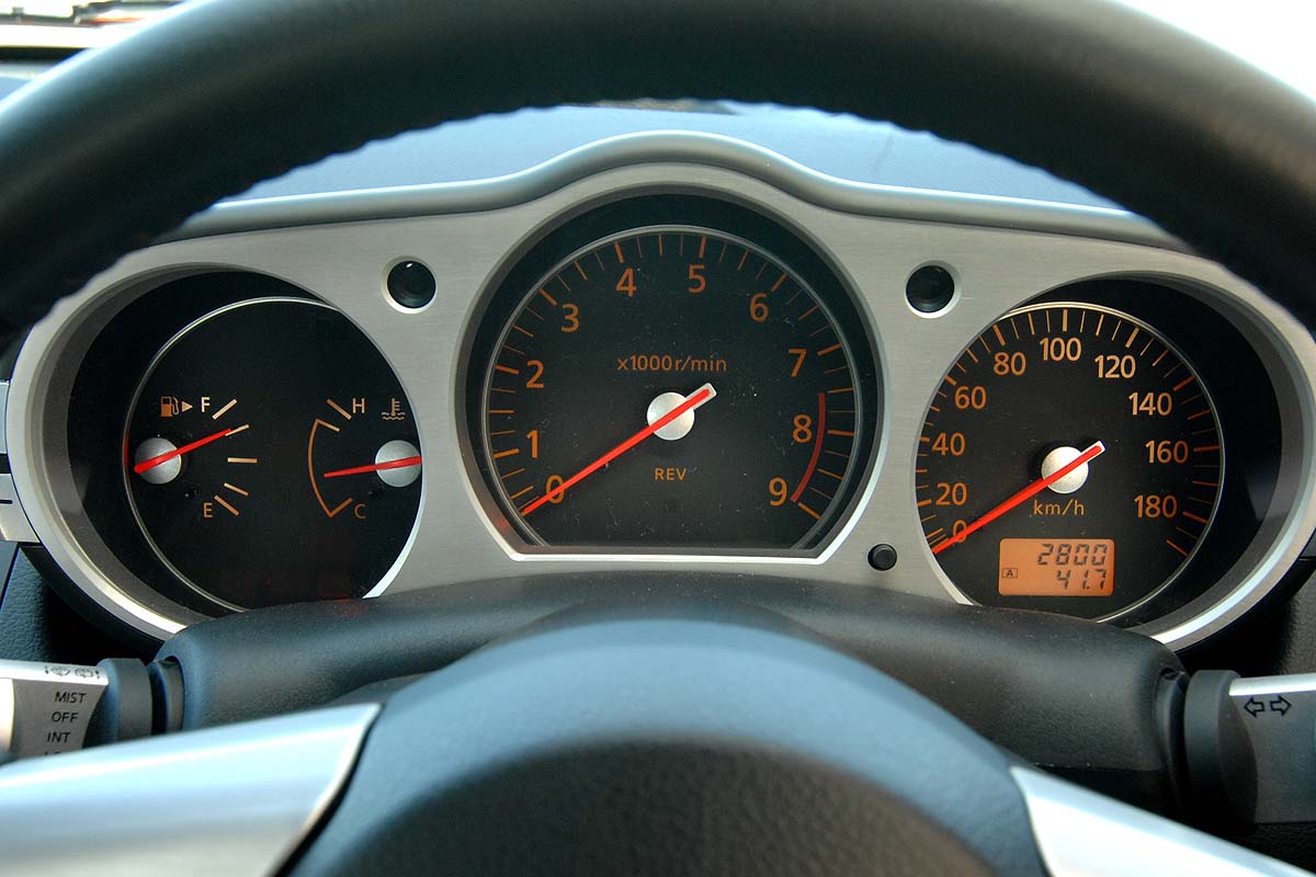 Nissan 350Z dashboard