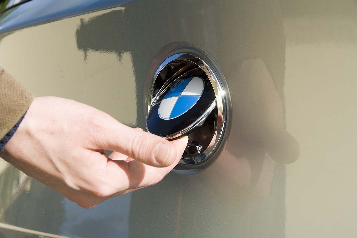 BMW 120i SE 3dr logo