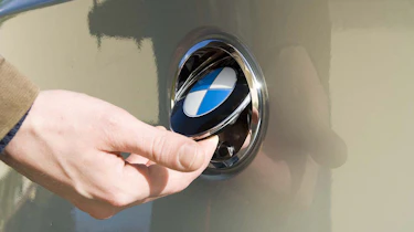 BMW 120i SE 3dr logo