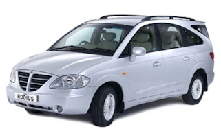 Top 10 worst cars - SsangYong Rodius front quarter
