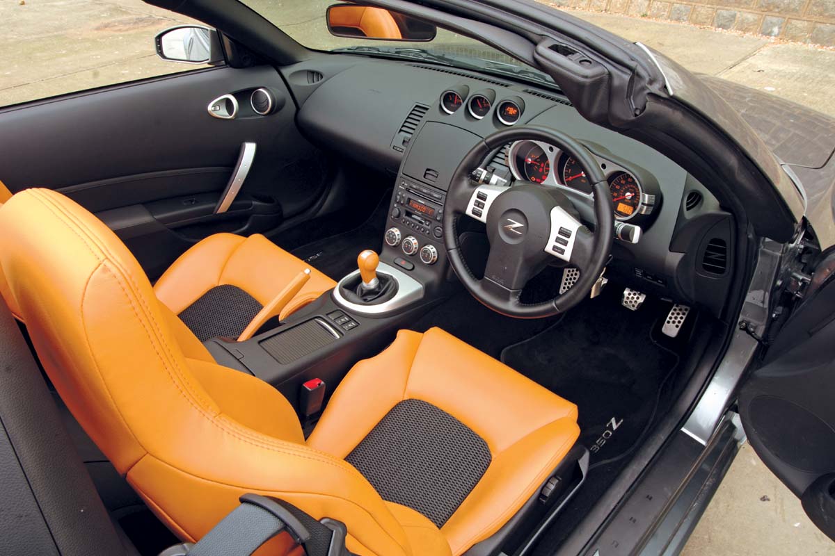 Nissan 350Z interior