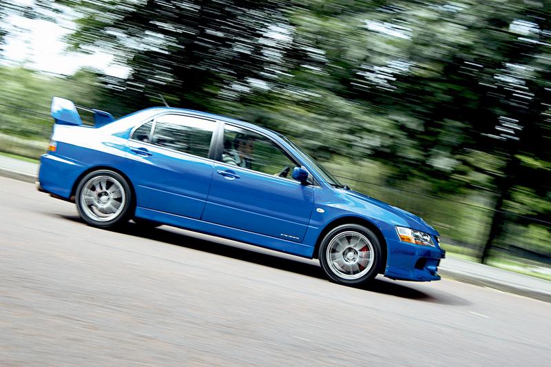 Side view of Mitsubishi Lancer Evo IX