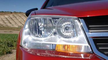 Dodge Avenger 2.0 headlamp