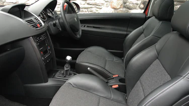 Peugeot 207 GT HDi interior