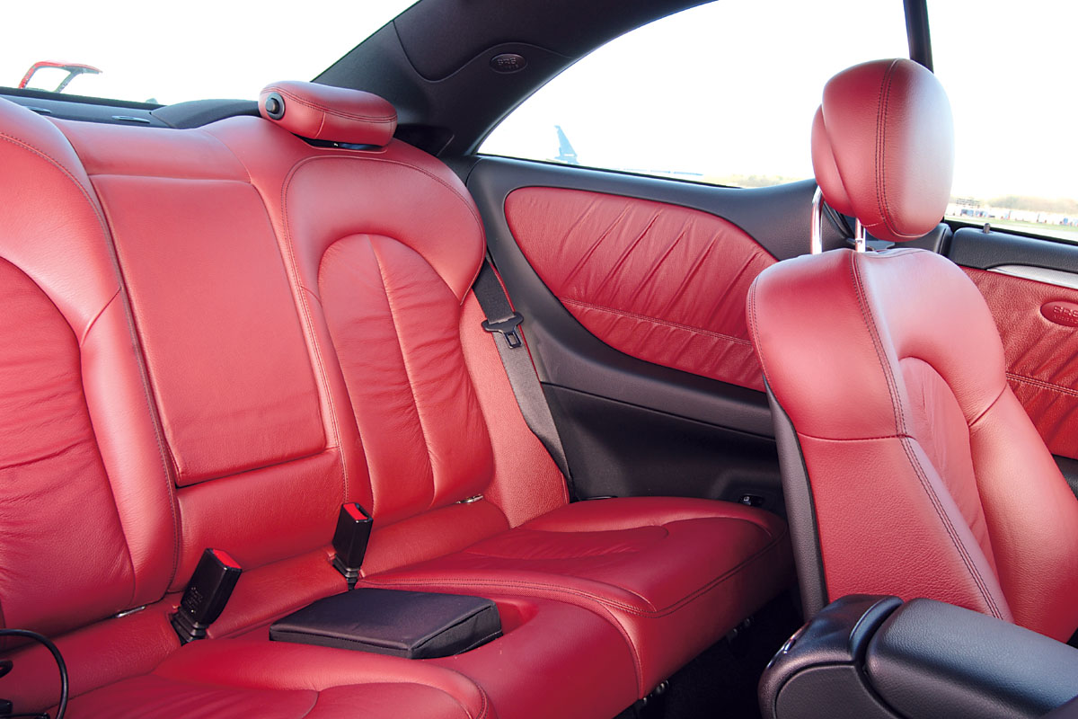 Mercedes CLK 320 CDI Sport rear seating