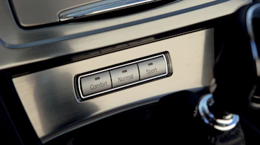 Ford Mondeo dashboard