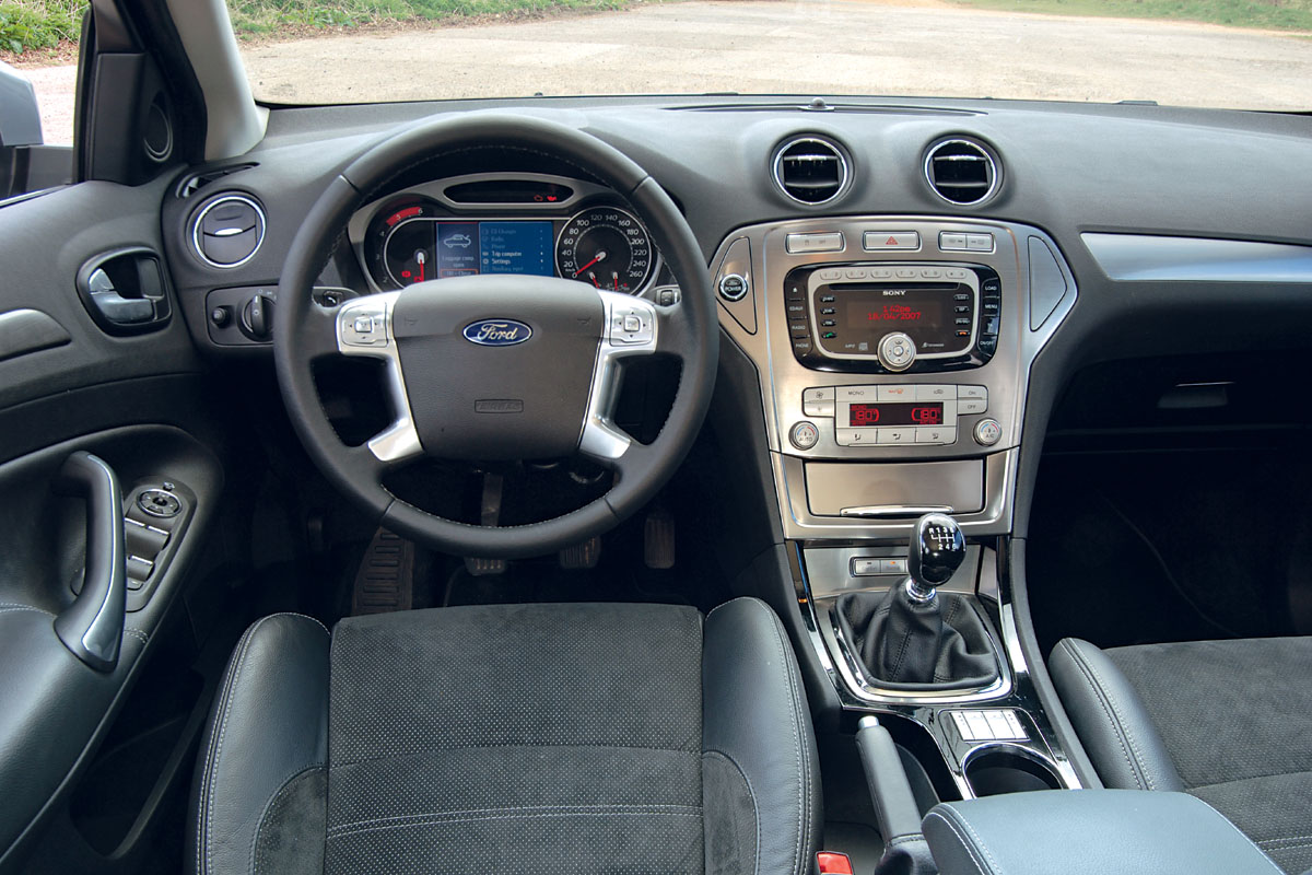 Ford Mondeo dashboard