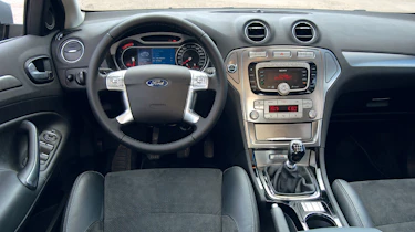 Ford Mondeo dashboard
