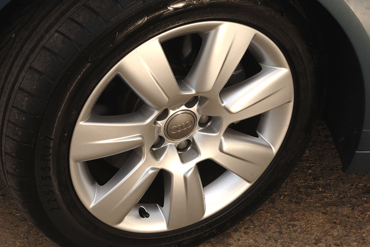 Audi A6 Allroad 3.2 FSI wheel