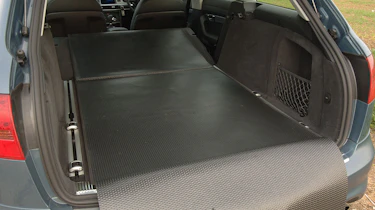 Audi A6 Allroad 3.2 FSI boot area