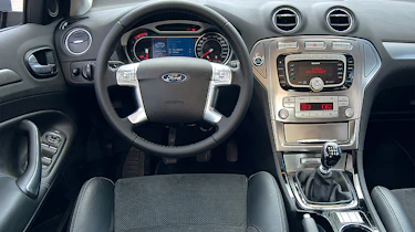 Ford Mondeo interior