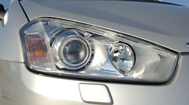 Ford C-Max 2.0 TDCi Zetec headlight