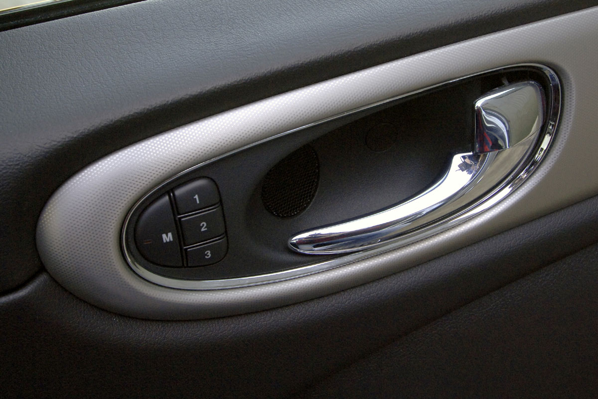 Jaguar XJ 2.7D Sport door handle