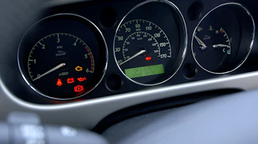Jaguar XJ 2.7D Sport dashboard dials