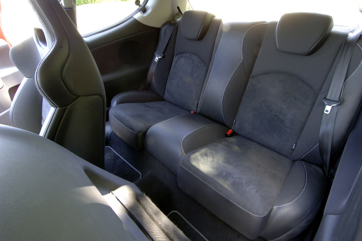 Peugeot 207 GTi rear seats