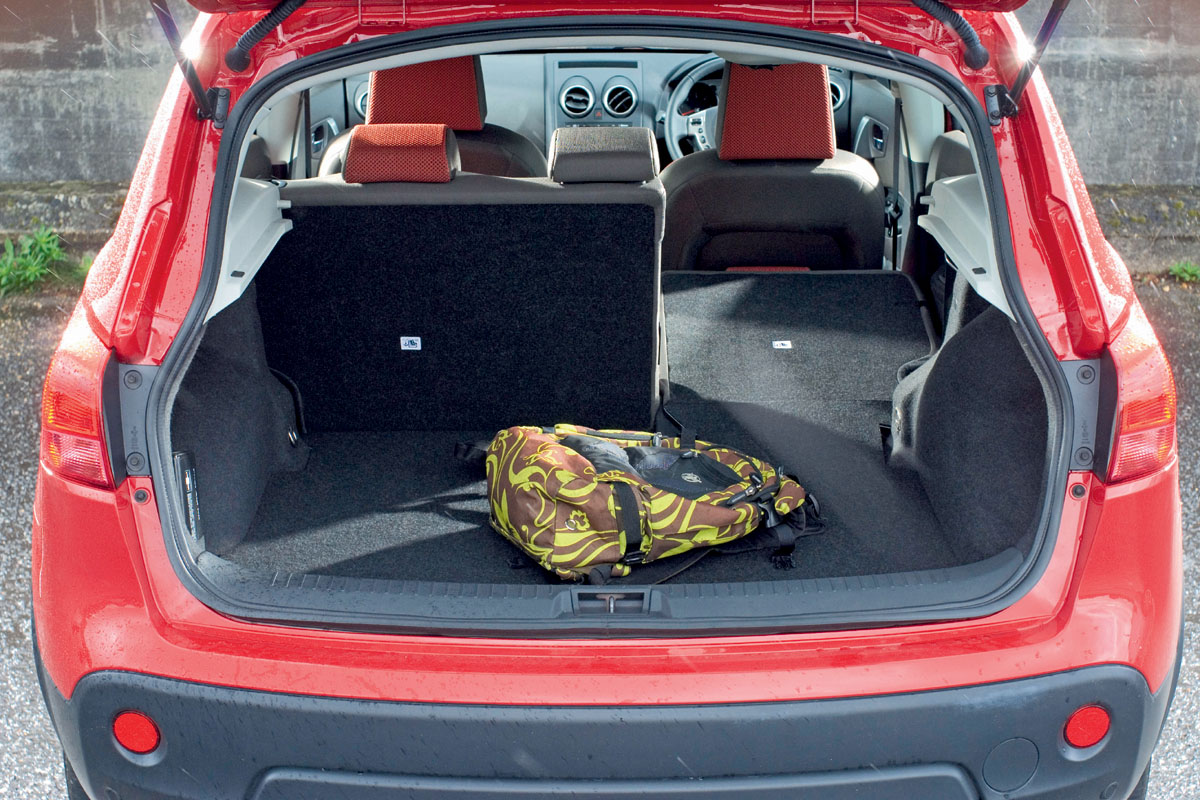 Nissan Qashqai boot