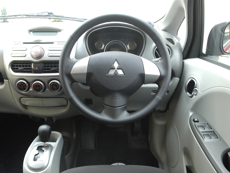 Mitsubishi i dashboard