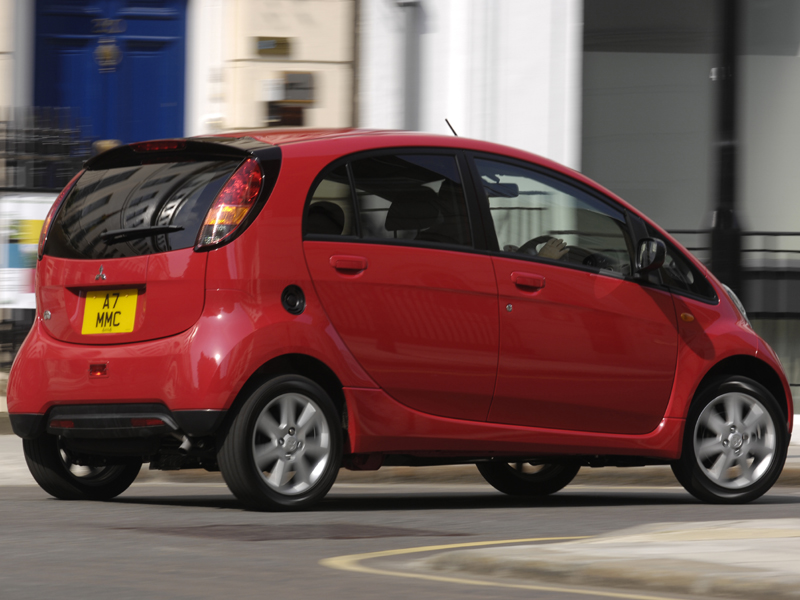 Mitsubishi i