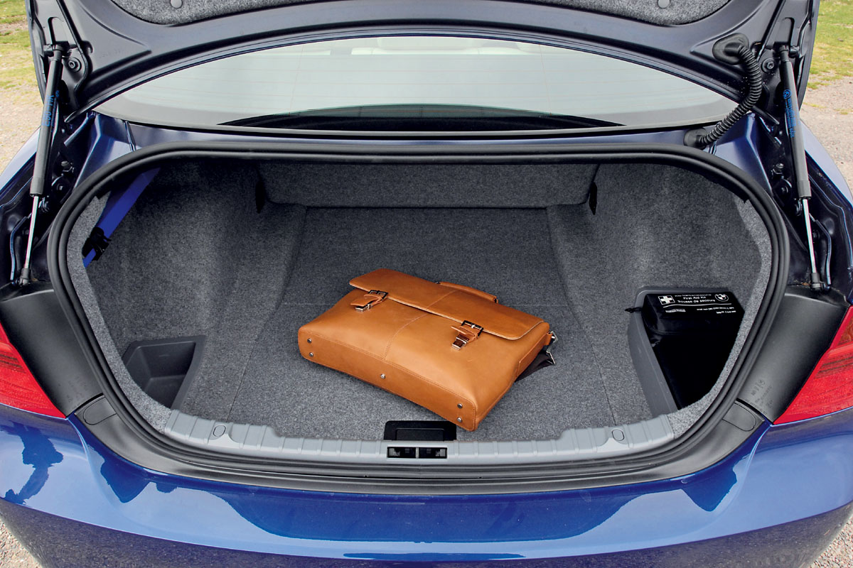 BMW320d boot