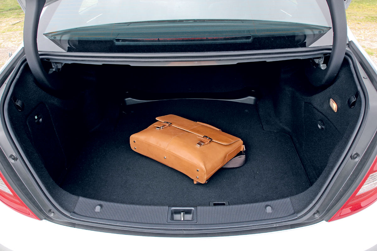 Mercedes C220 boot