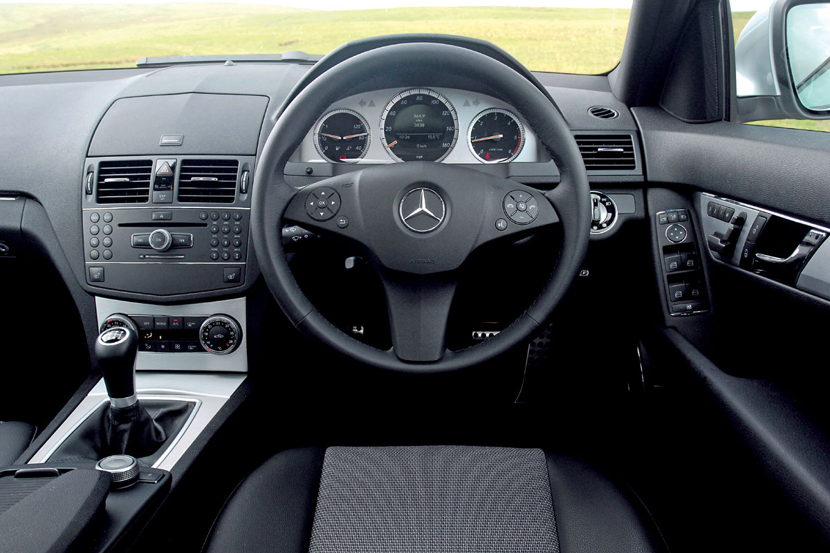 Mercedes C220 dashboard