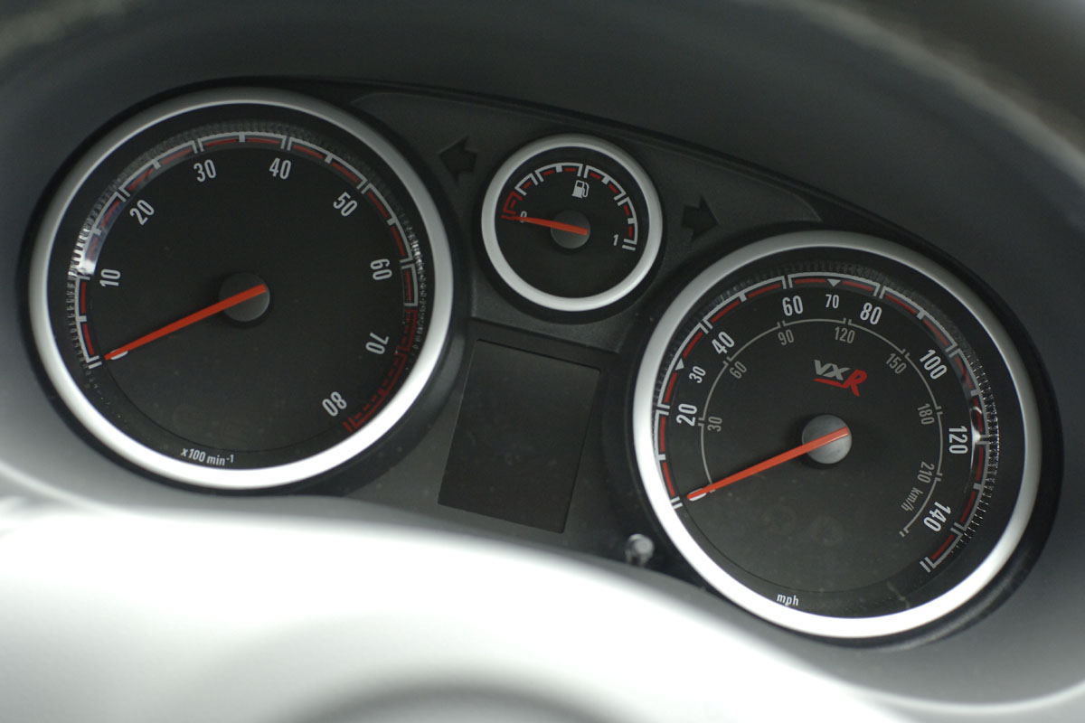 Vauxhall VXR dials