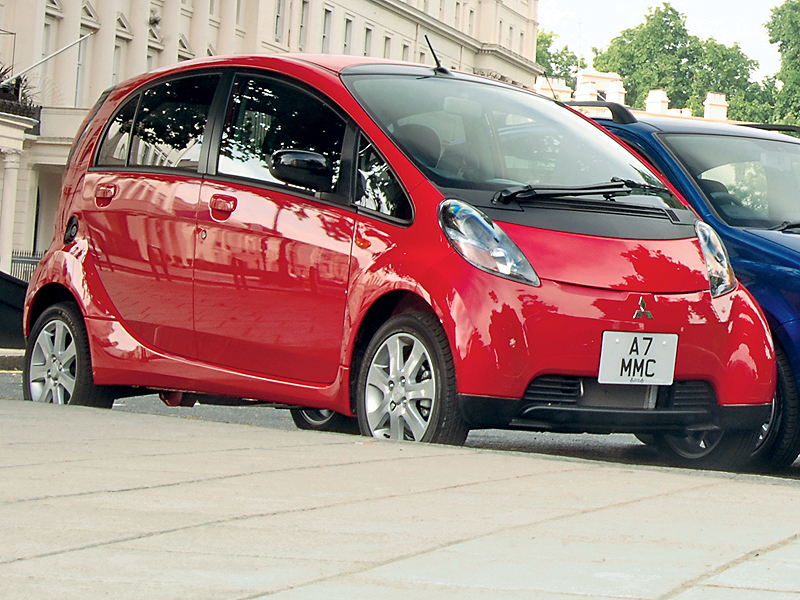 Mitsubishi i