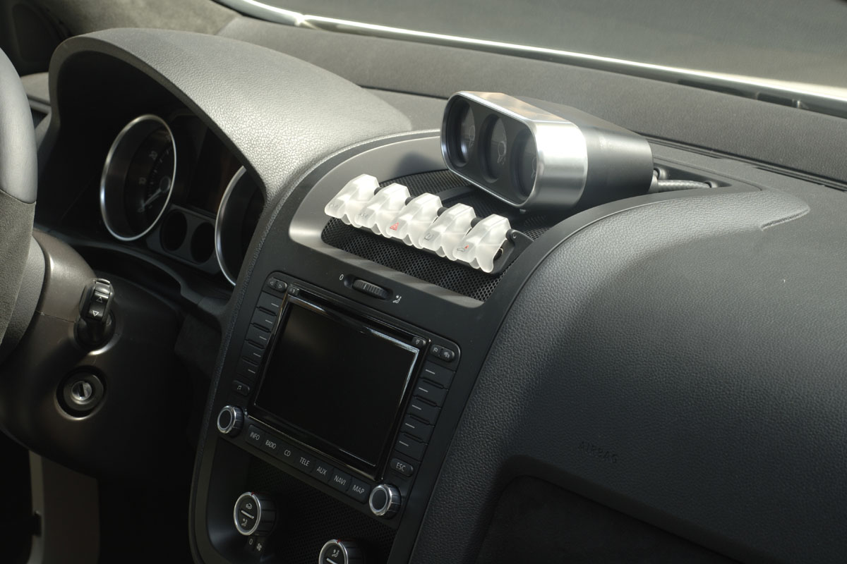 Volkswagen Golf GTI W12-650 dashboard