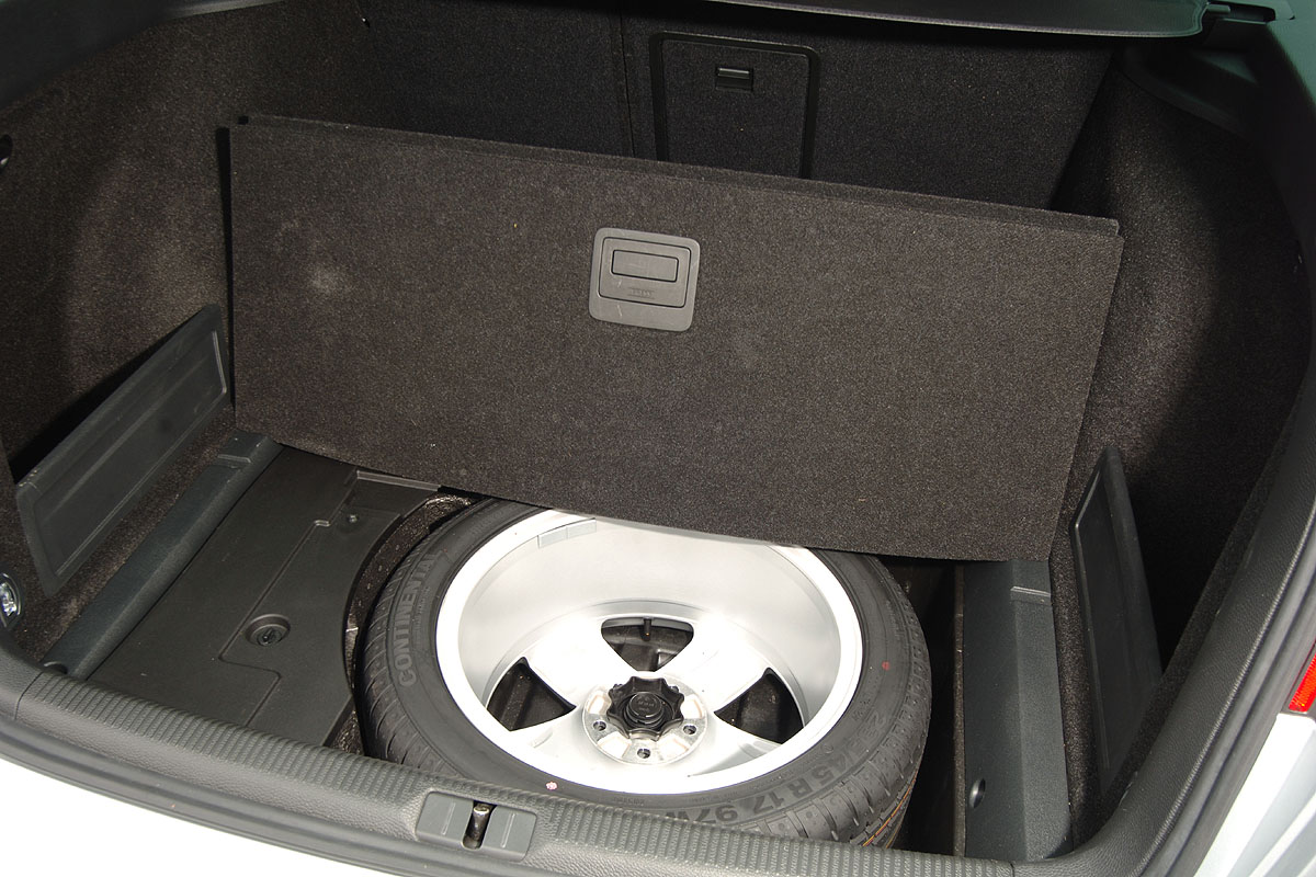Volkswagen Passat boot