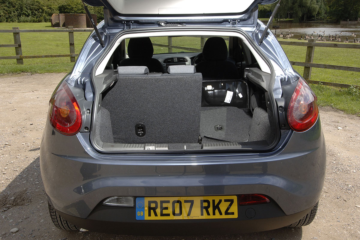 Fiat Bravo boot